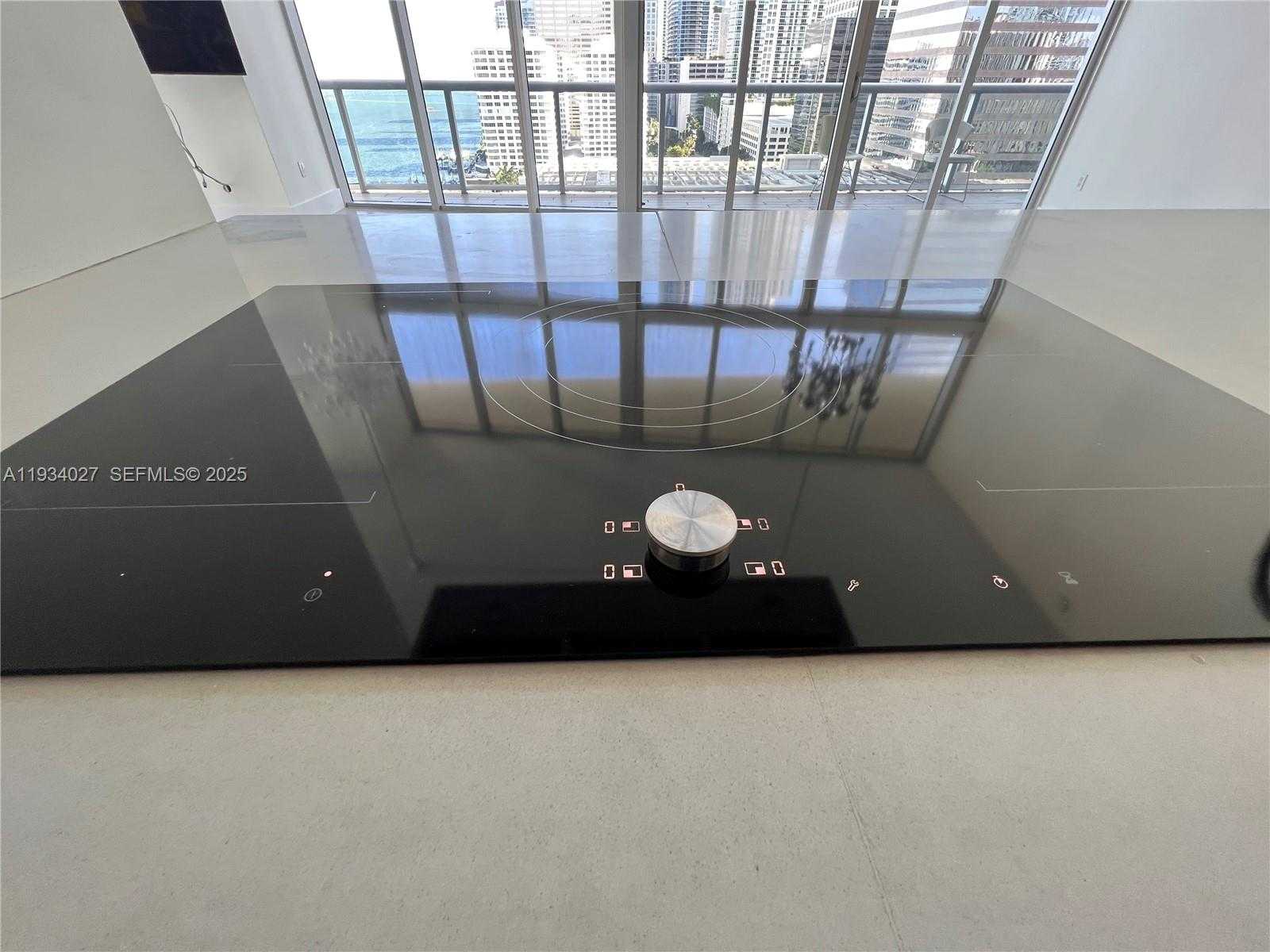 Small Image of 495 BRICKELL AVE #1501, Miami Number 47