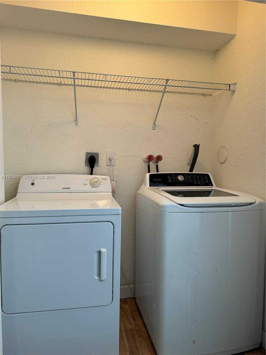 Small Image of 1043 SOUTH EAST 23RD AVE, Homestead Number 8