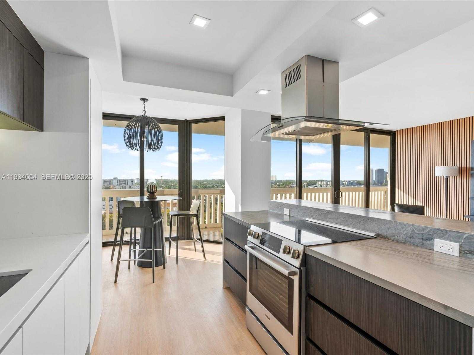 Small Image of 2000 ISLAND BLVD #903, Aventura Number 10