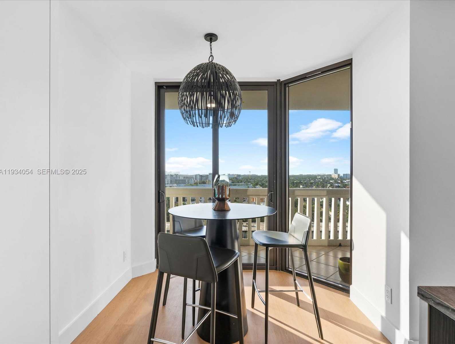 Small Image of 2000 ISLAND BLVD #903, Aventura Number 12