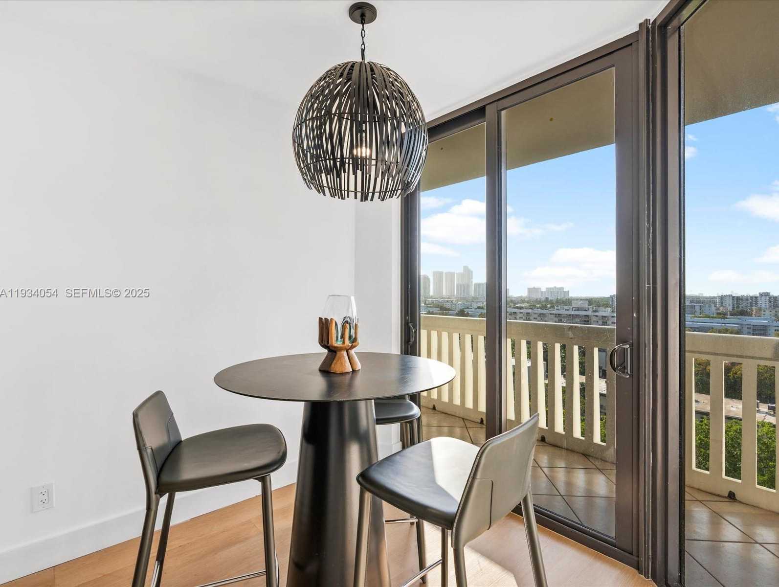 Small Image of 2000 ISLAND BLVD #903, Aventura Number 13