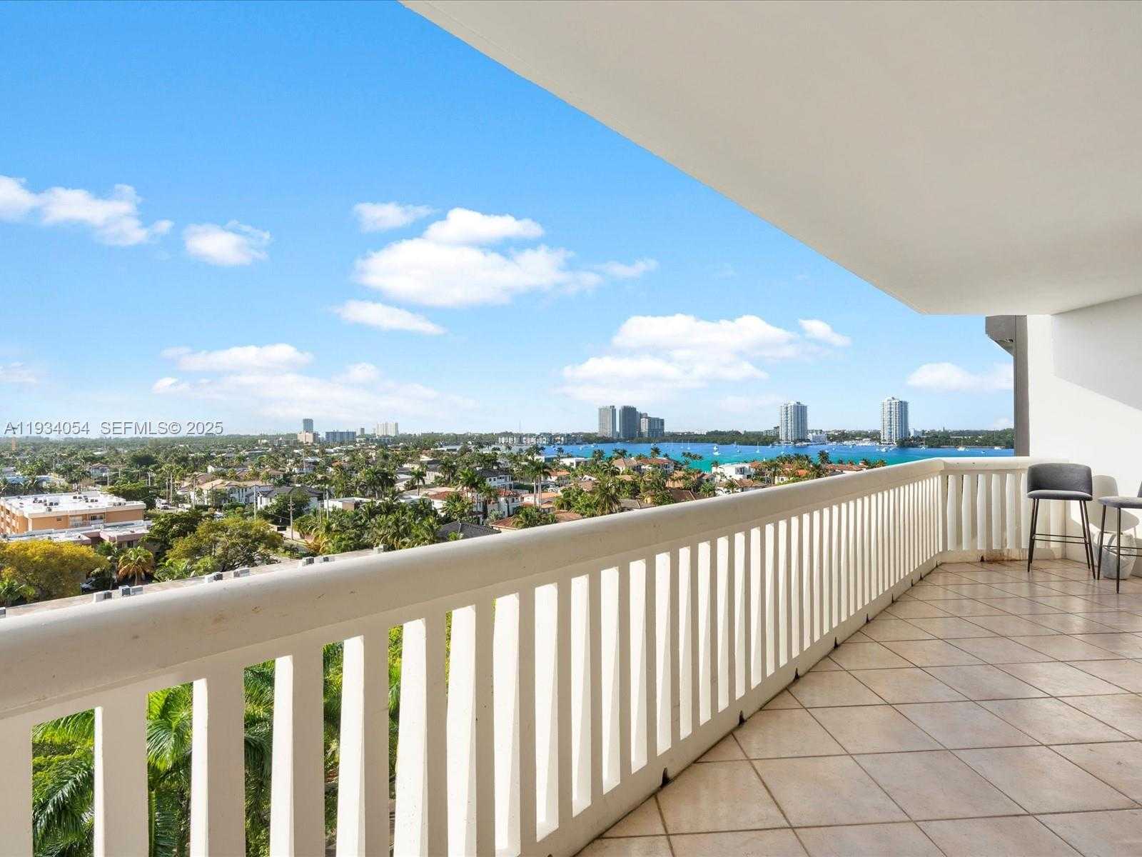 Small Image of 2000 ISLAND BLVD #903, Aventura Number 16