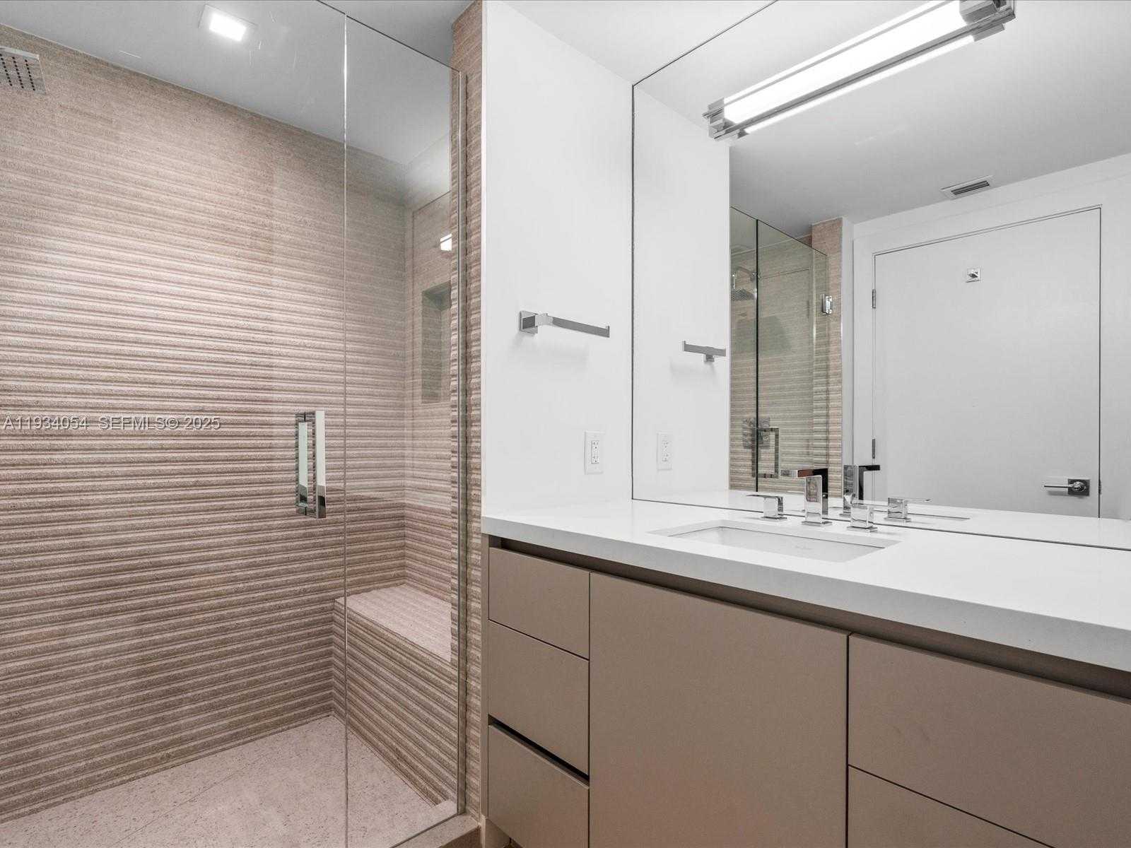 Small Image of 2000 ISLAND BLVD #903, Aventura Number 18