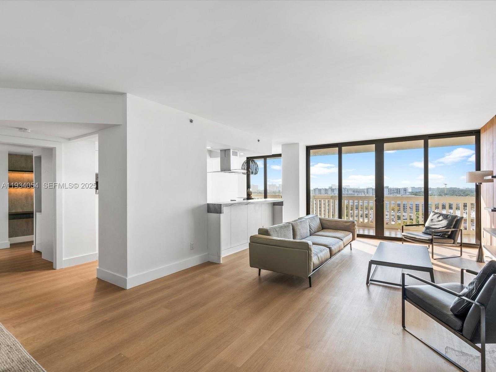 Small Image of 2000 ISLAND BLVD #903, Aventura Number 3