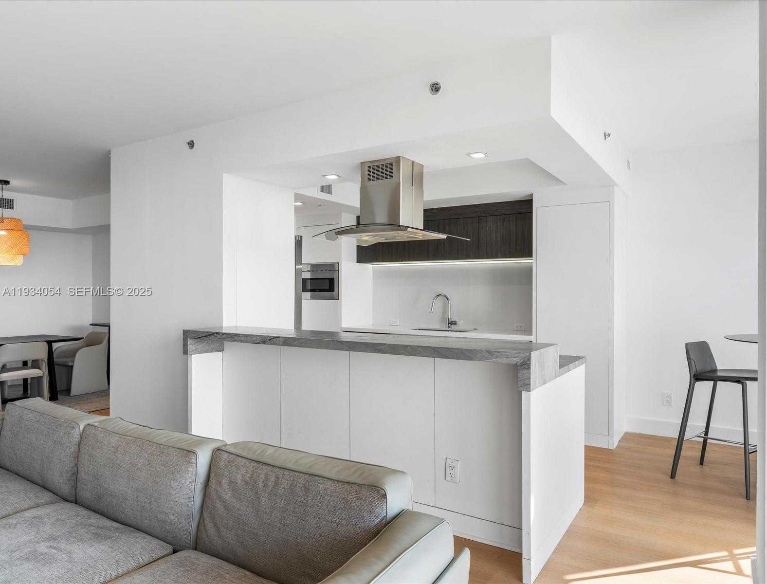 Small Image of 2000 ISLAND BLVD #903, Aventura Number 8