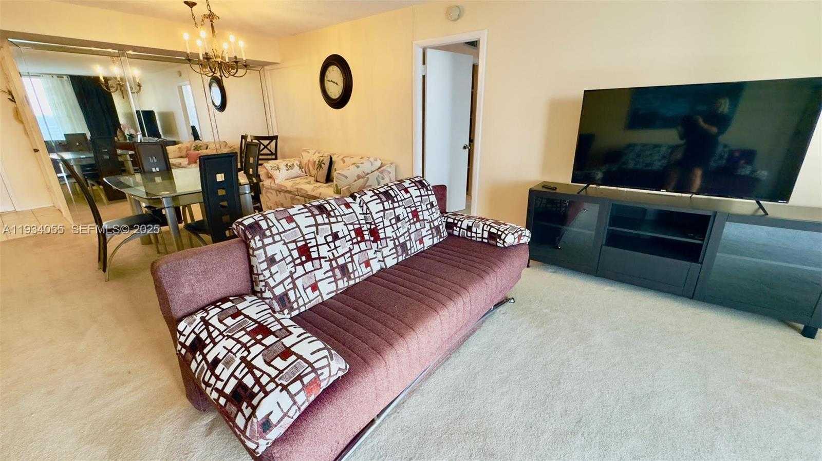 Small Image of 427 GOLDEN ISLES DR #8A, Hallandale Beach Number 11