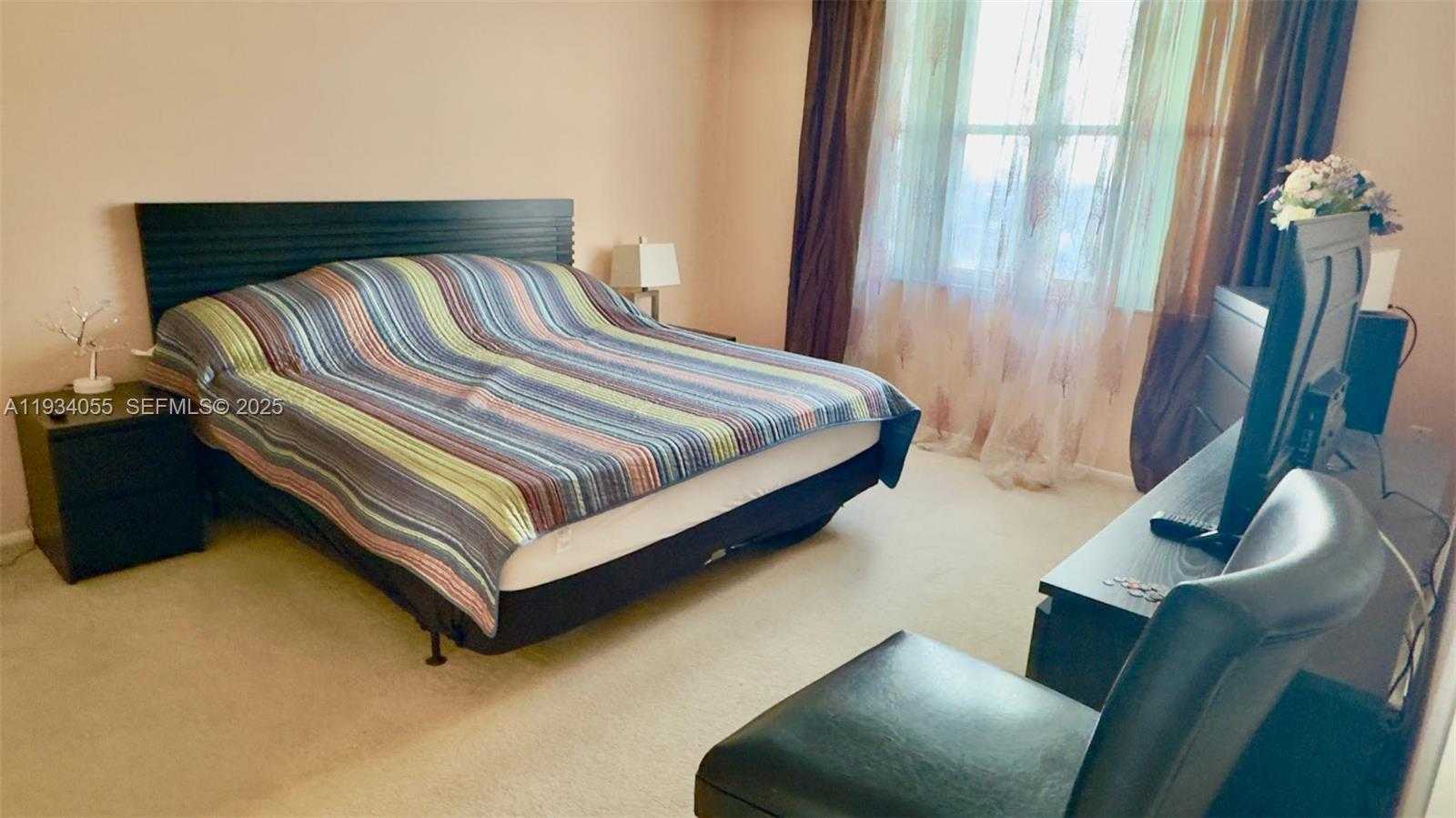 Small Image of 427 GOLDEN ISLES DR #8A, Hallandale Beach Number 12