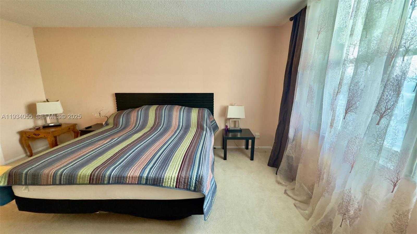 Small Image of 427 GOLDEN ISLES DR #8A, Hallandale Beach Number 14
