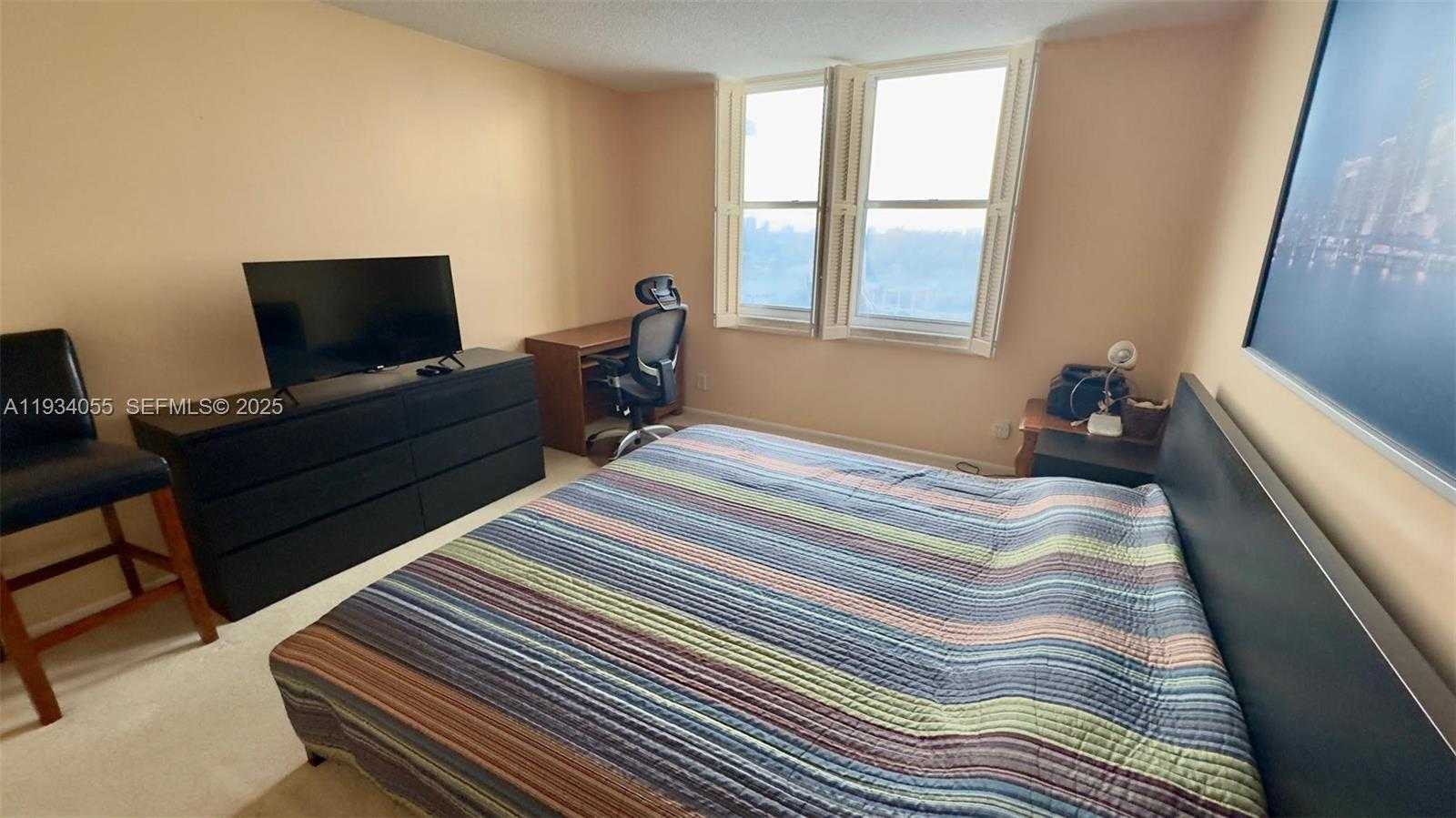 Small Image of 427 GOLDEN ISLES DR #8A, Hallandale Beach Number 19