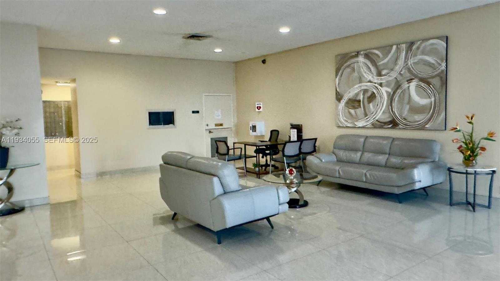 Small Image of 427 GOLDEN ISLES DR #8A, Hallandale Beach Number 29