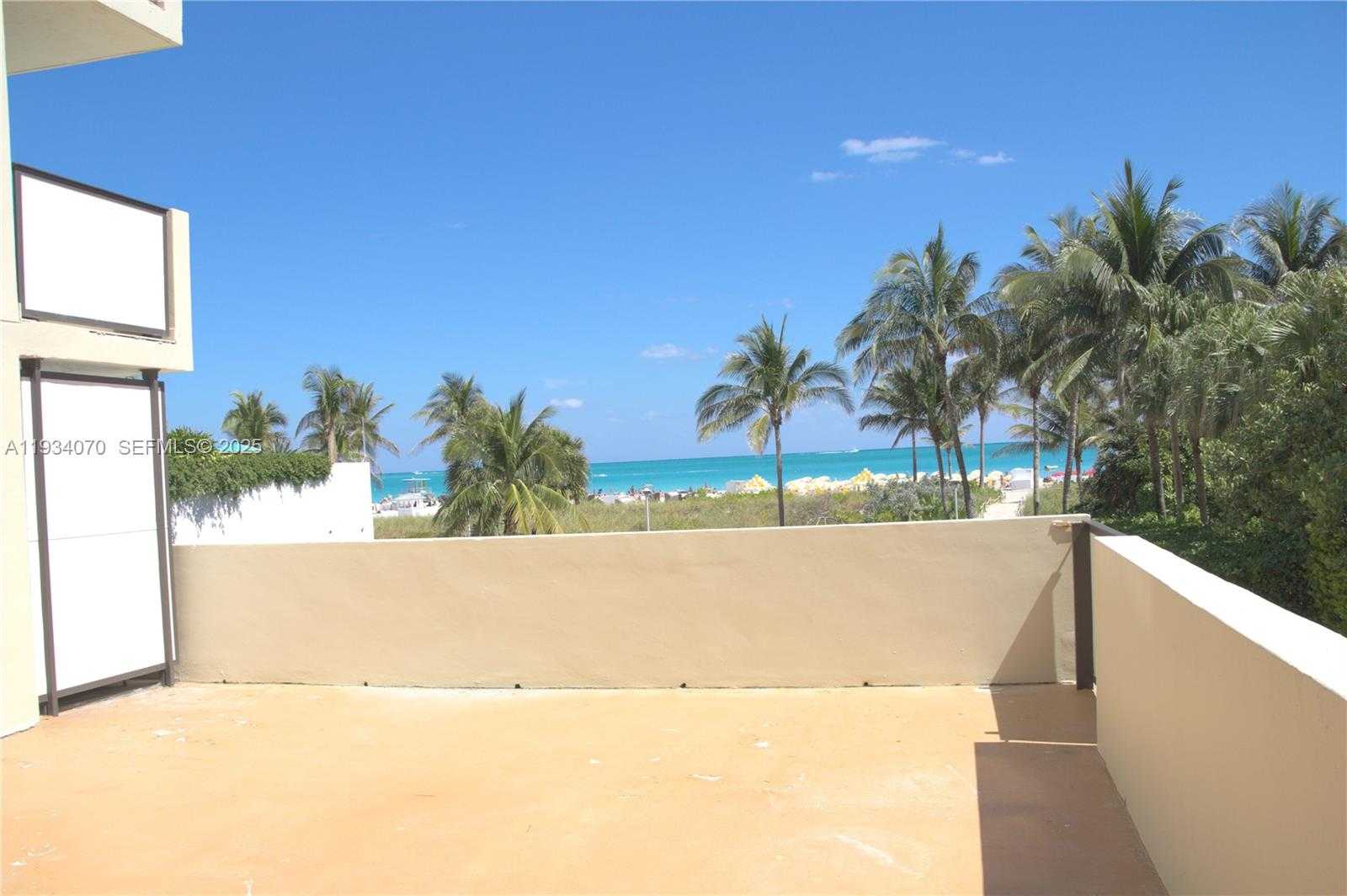 Small Image of 1623 COLLINS AVE #218, Miami Beach Number 2