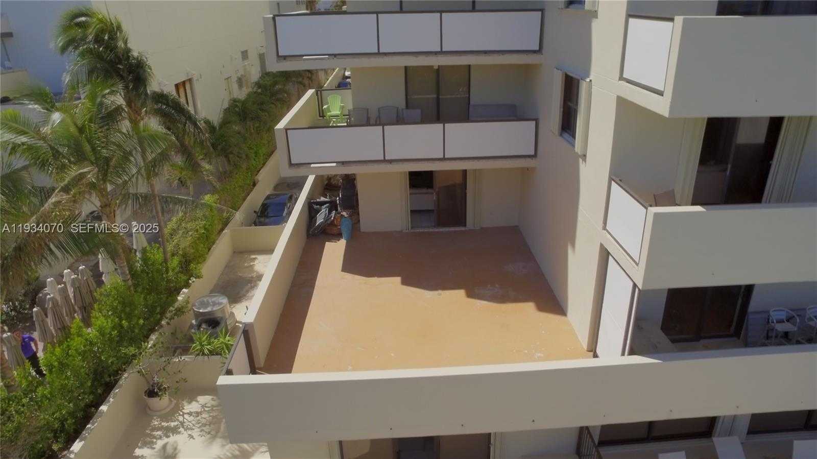 Small Image of 1623 COLLINS AVE #218, Miami Beach Number 21