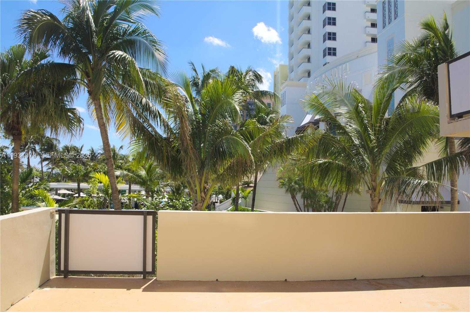 Small Image of 1623 COLLINS AVE #218, Miami Beach Number 3