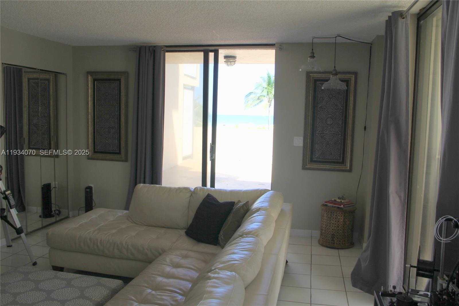 Small Image of 1623 COLLINS AVE #218, Miami Beach Number 9