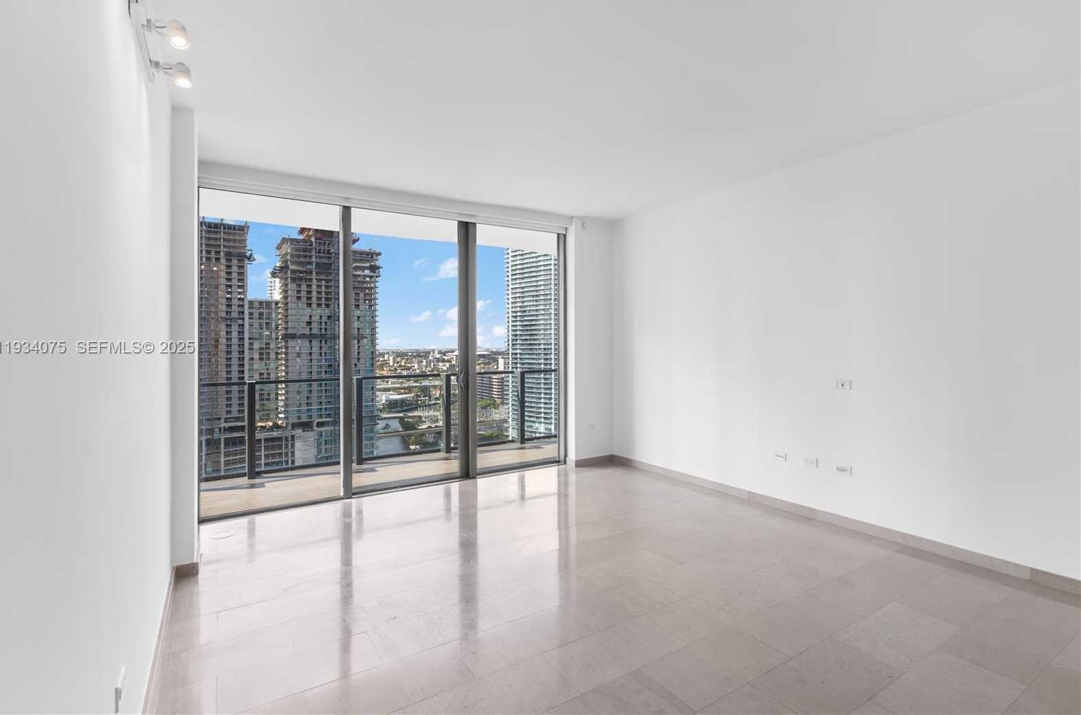 Small Image of 68 SOUTH EAST 6TH ST #2006, Miami Number 10