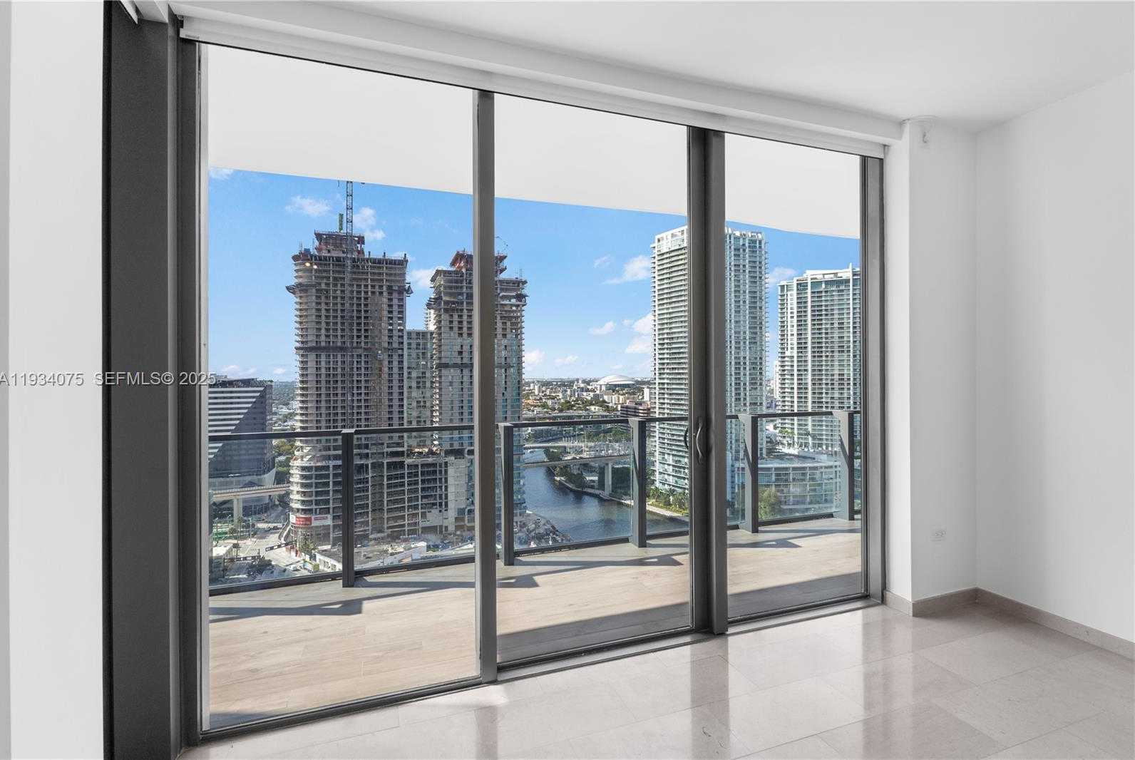 Small Image of 68 SOUTH EAST 6TH ST #2006, Miami Number 12