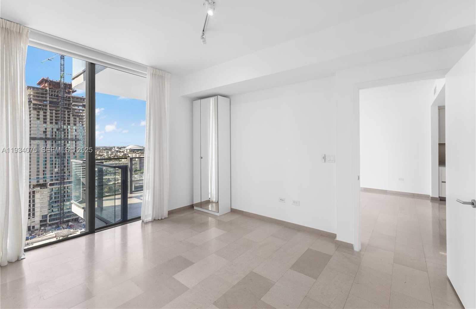 Small Image of 68 SOUTH EAST 6TH ST #2006, Miami Number 17