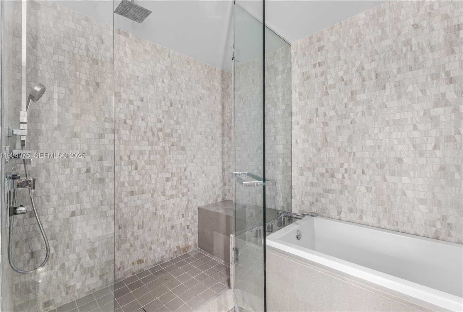 Small Image of 68 SOUTH EAST 6TH ST #2006, Miami Number 20