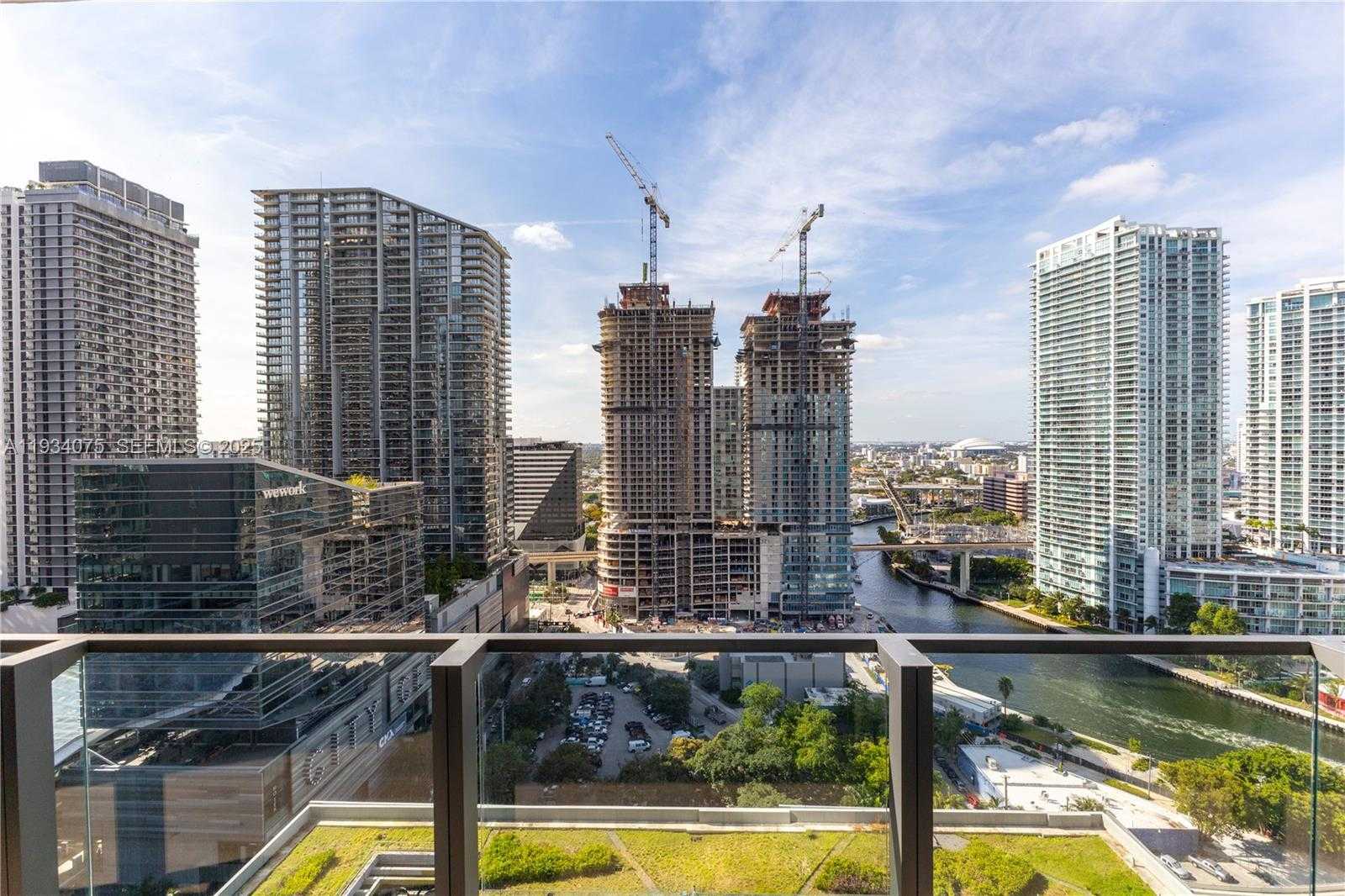 Small Image of 68 SOUTH EAST 6TH ST #2006, Miami Number 24