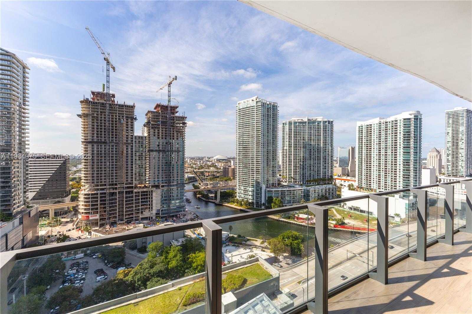 Small Image of 68 SOUTH EAST 6TH ST #2006, Miami Number 25