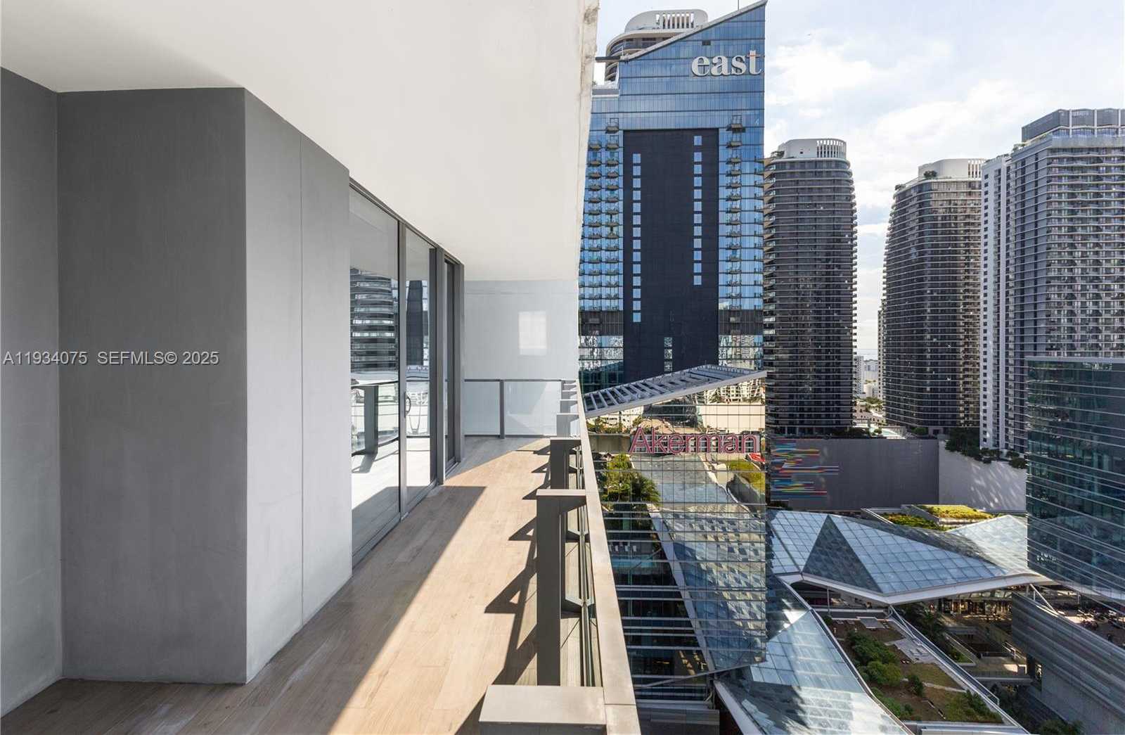 Small Image of 68 SOUTH EAST 6TH ST #2006, Miami Number 28