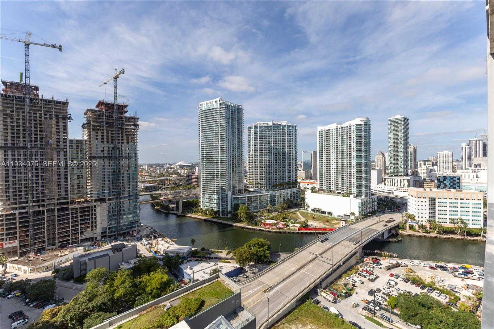 Small Image of 68 SOUTH EAST 6TH ST #2006, Miami Number 30