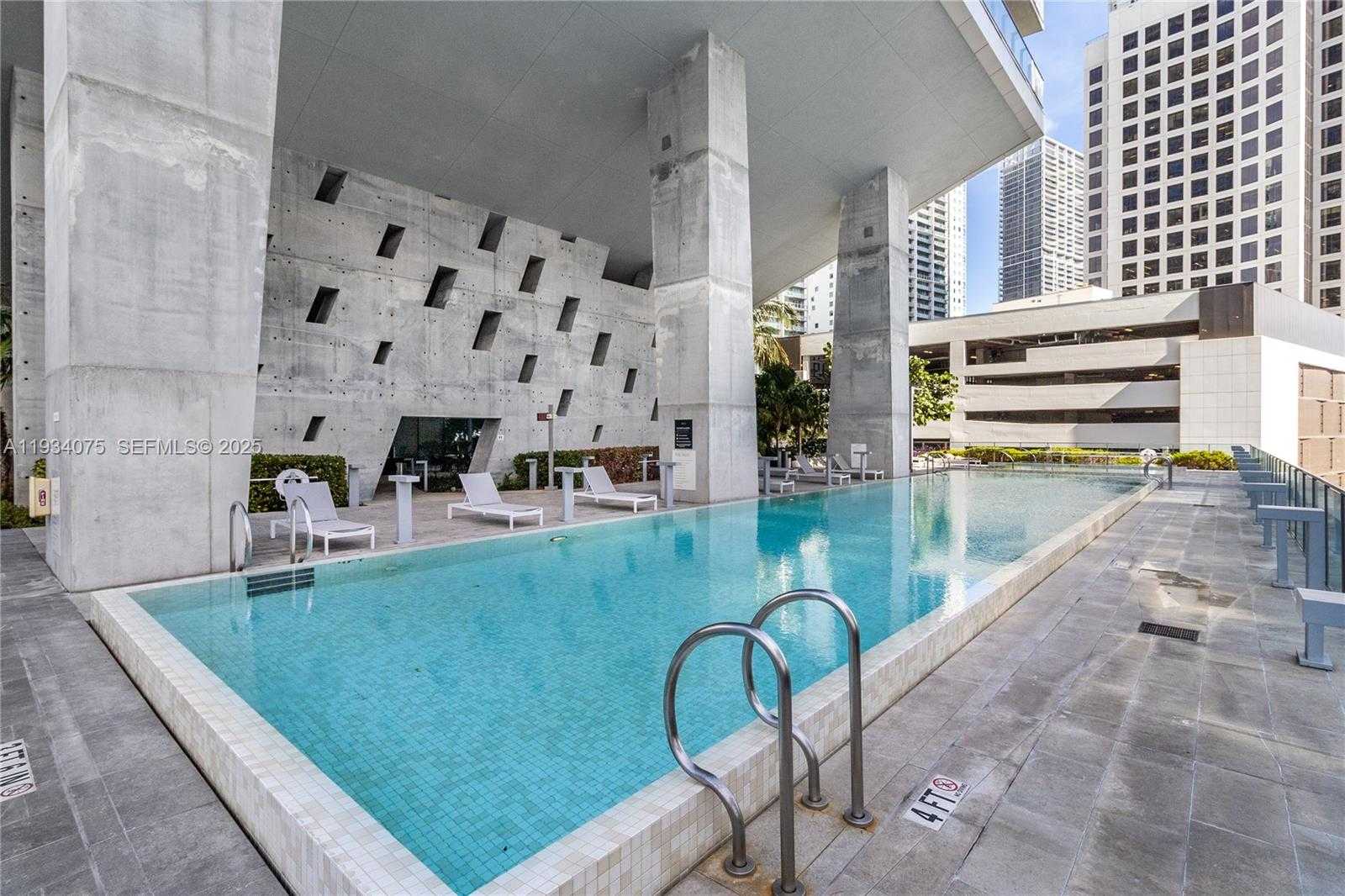 Small Image of 68 SOUTH EAST 6TH ST #2006, Miami Number 33