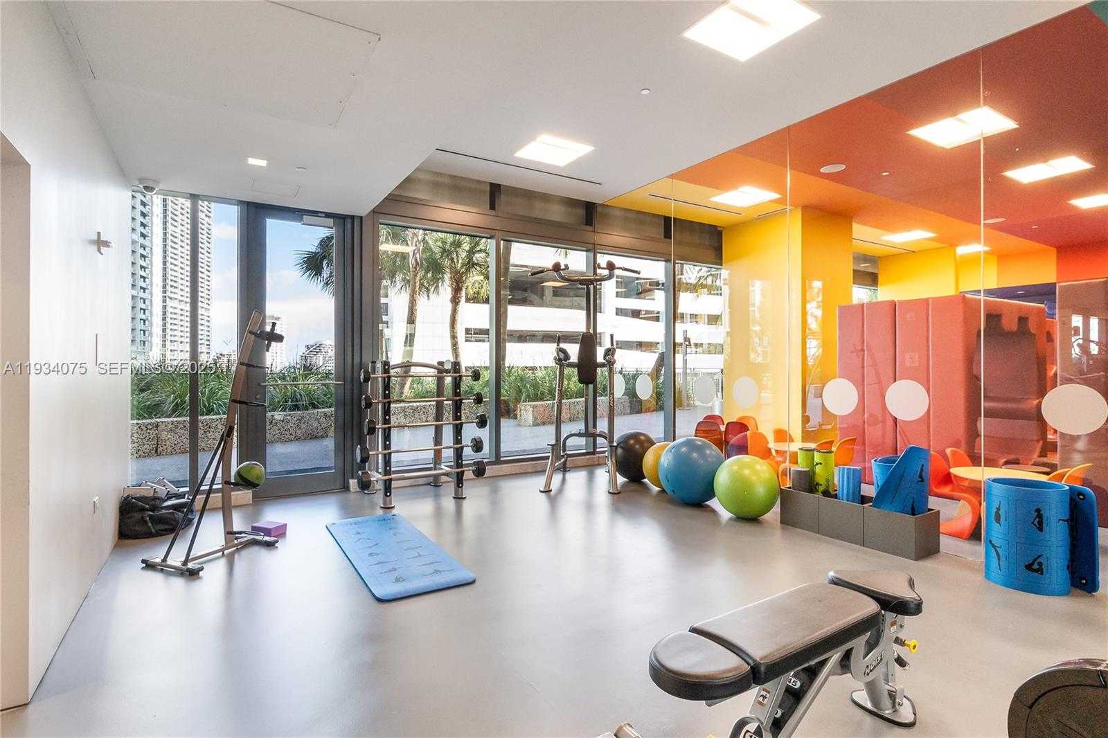 Small Image of 68 SOUTH EAST 6TH ST #2006, Miami Number 36