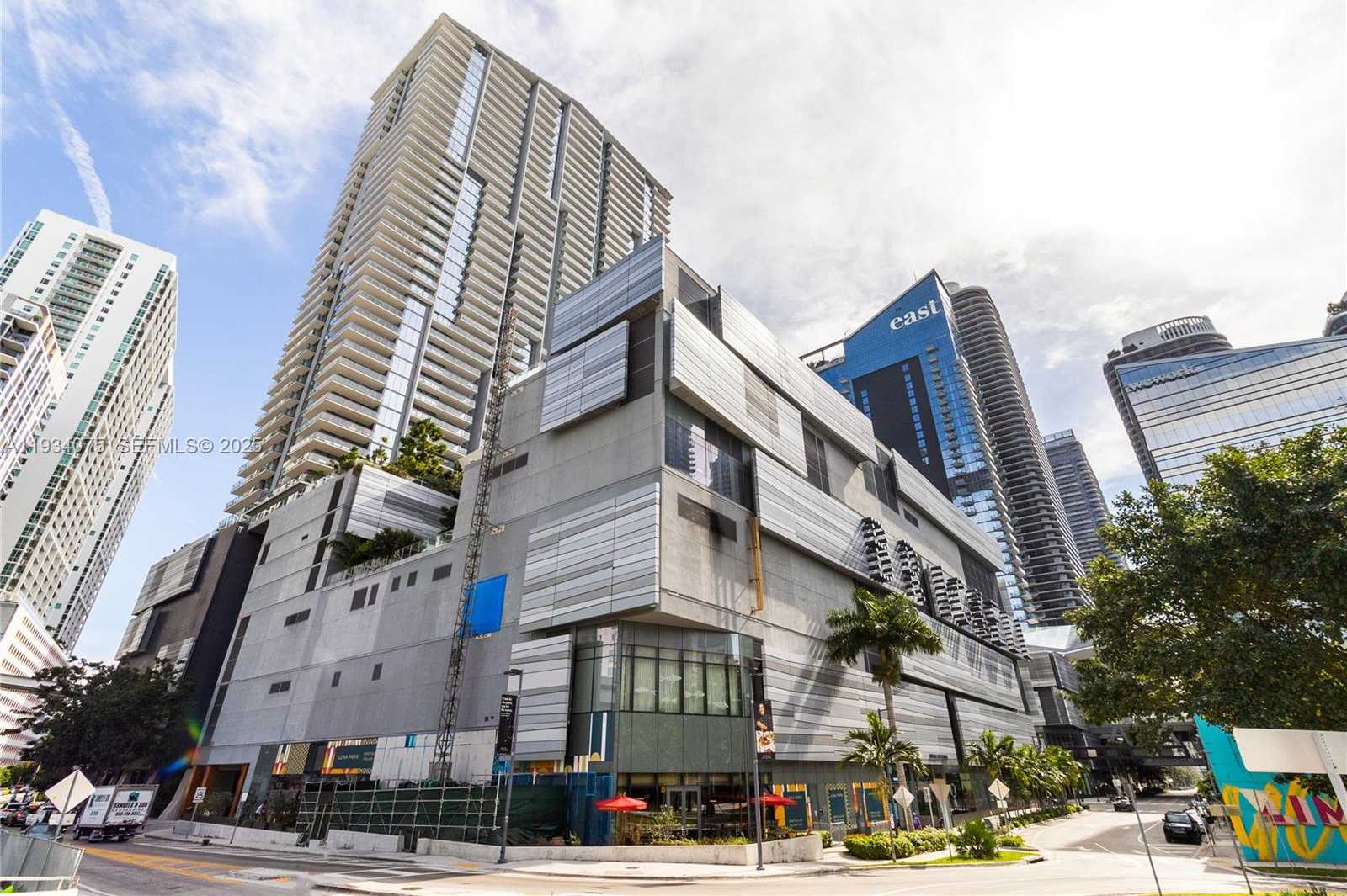 Small Image of 68 SOUTH EAST 6TH ST #2006, Miami Number 48