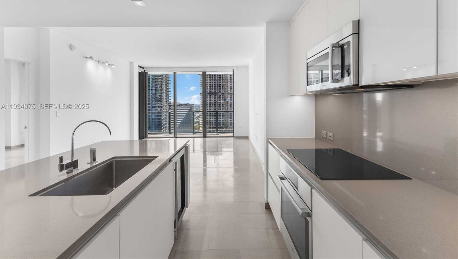 Small Image of 68 SOUTH EAST 6TH ST #2006, Miami Number 6