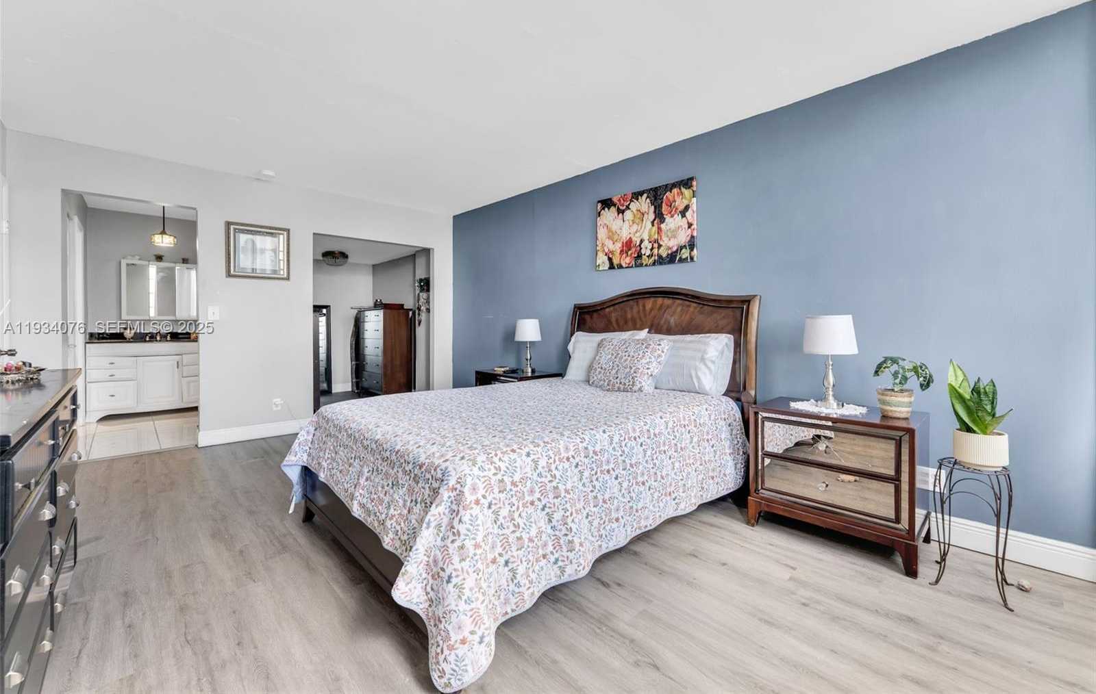 Small Image of 2025 NORTH EAST 164TH ST #808, North Miami Beach Number 13