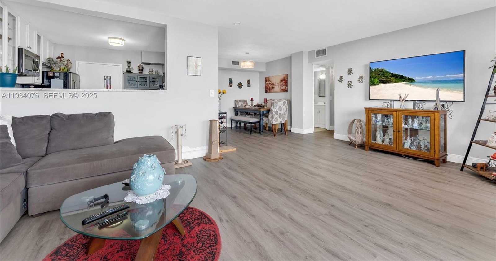 Small Image of 2025 NORTH EAST 164TH ST #808, North Miami Beach Number 4