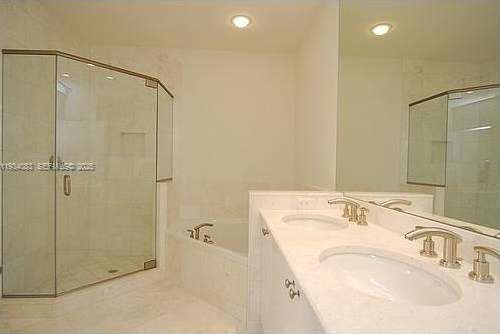 Small Image of 901 BRICKELL KEY BLVD #705, Miami Number 11