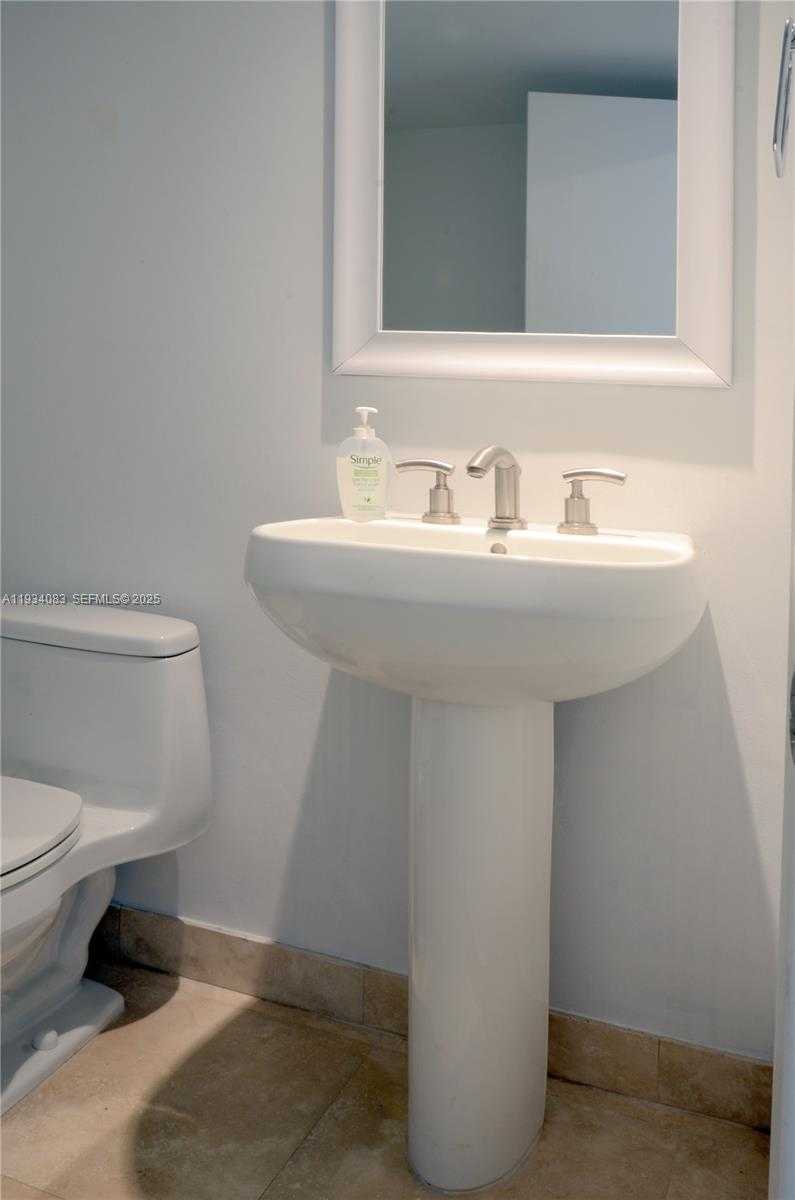 Small Image of 901 BRICKELL KEY BLVD #705, Miami Number 26