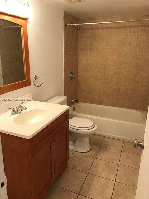 Small Image of 6725 NORTH WEST 174TH TER #H-12, Hialeah Number 7