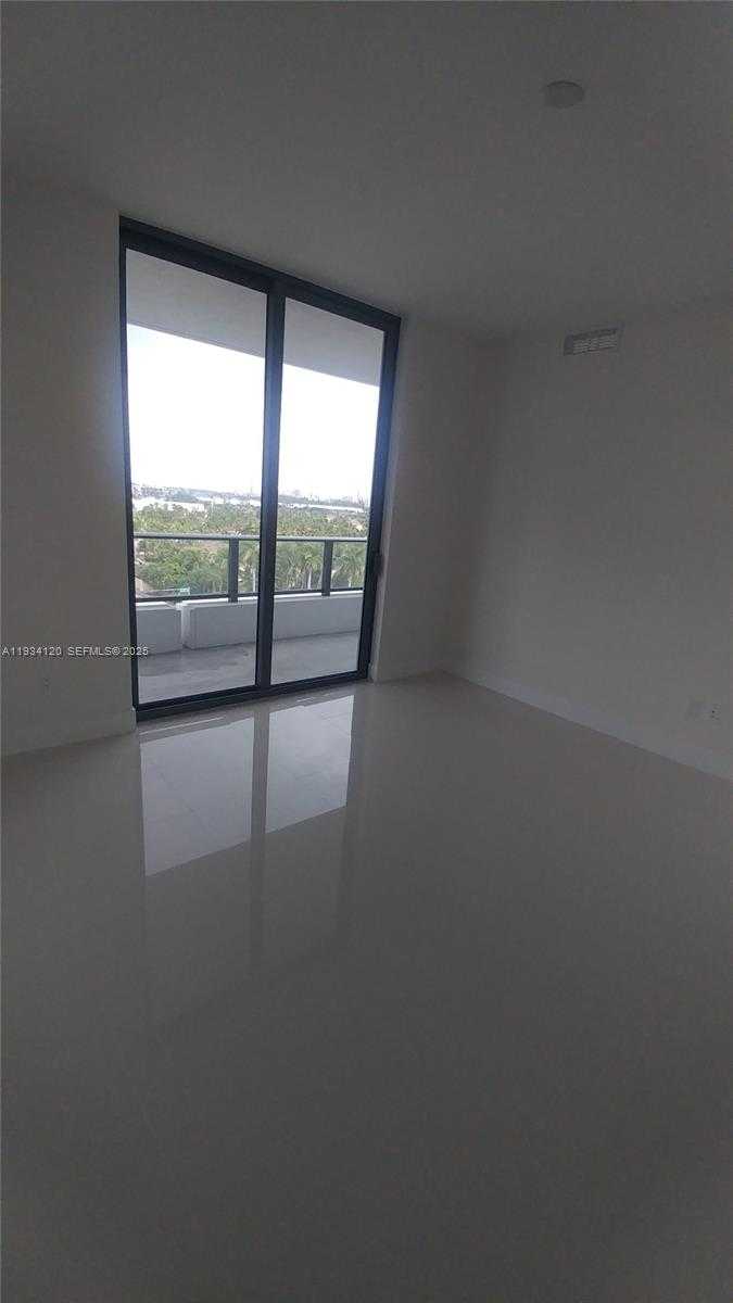Small Image of 2960 NORTH EAST 207 ST #810, Aventura Number 6