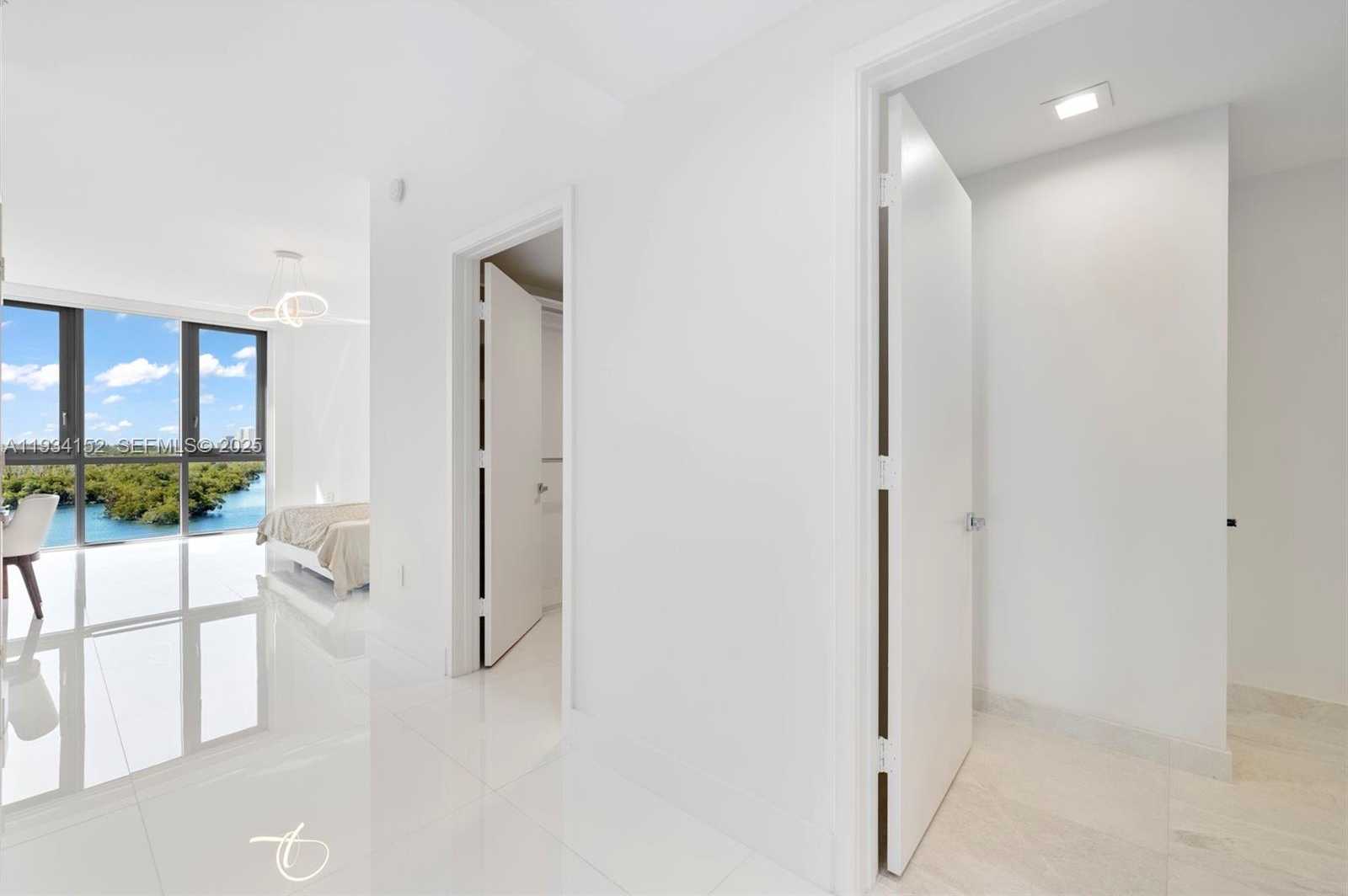 Small Image of 17111 BISCAYNE BLVD #1110, North Miami Beach Number 31