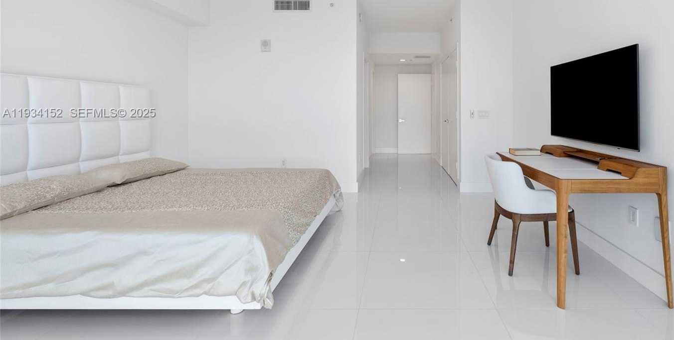 Small Image of 17111 BISCAYNE BLVD #1110, North Miami Beach Number 38