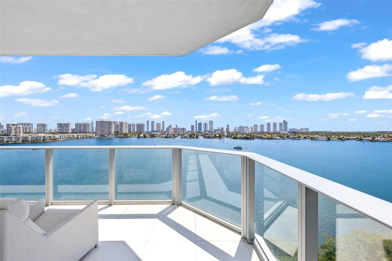 Small Image of 17111 BISCAYNE BLVD #1110, North Miami Beach Number 6