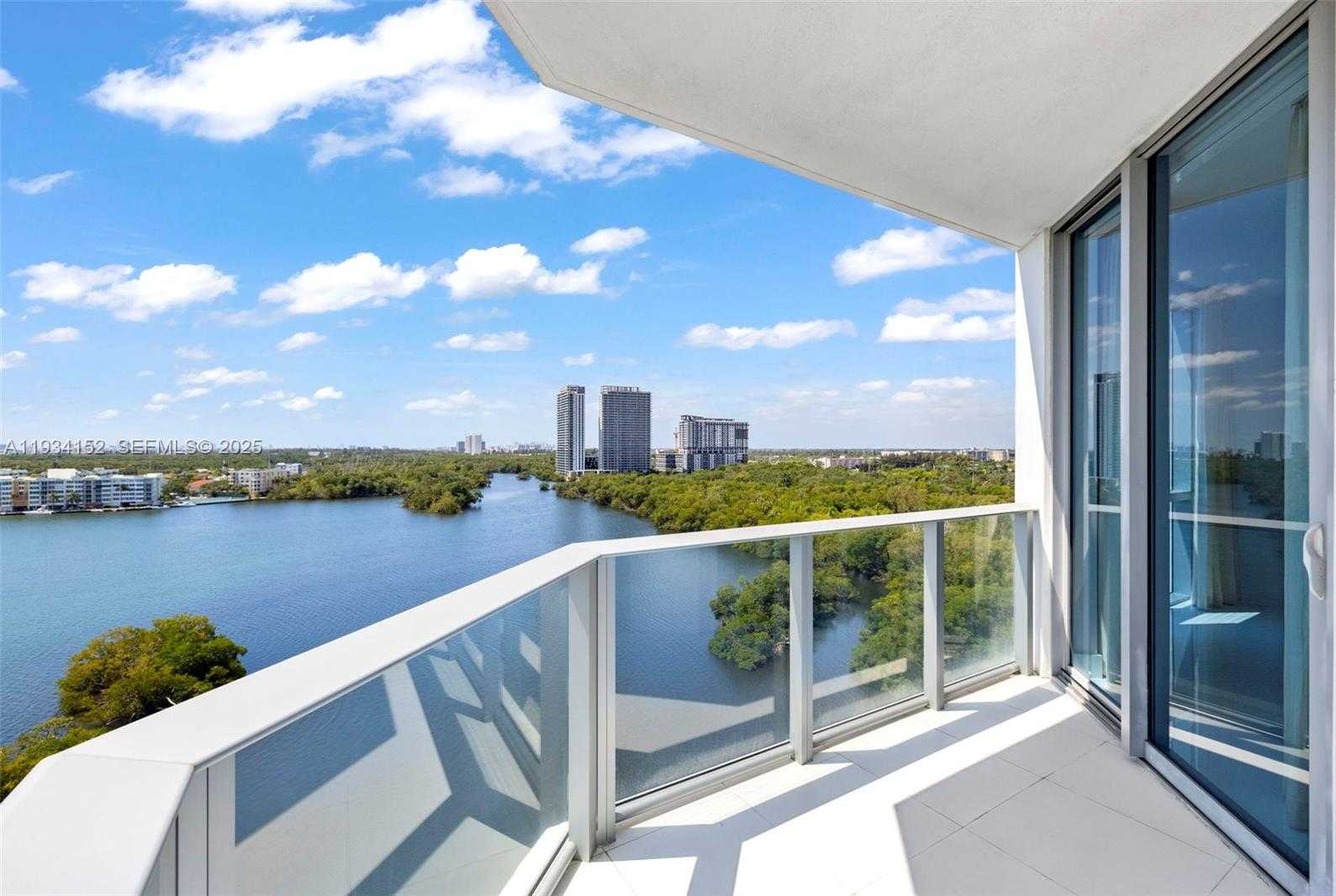 Small Image of 17111 BISCAYNE BLVD #1110, North Miami Beach Number 7
