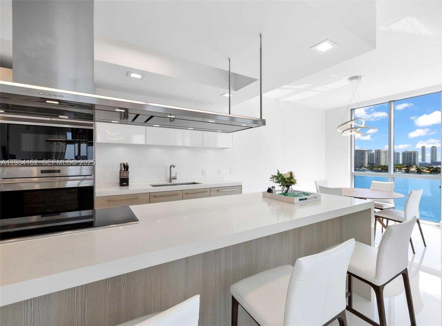 Small Image of 17111 BISCAYNE BLVD #1110, North Miami Beach Number 9