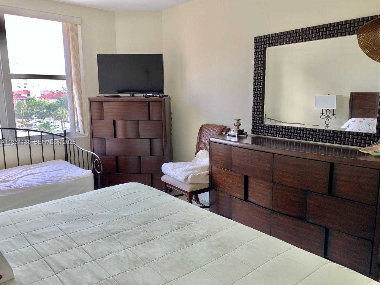 Small Image of 1985 SOUTH OCEAN DR #3C, Hallandale Beach Number 15