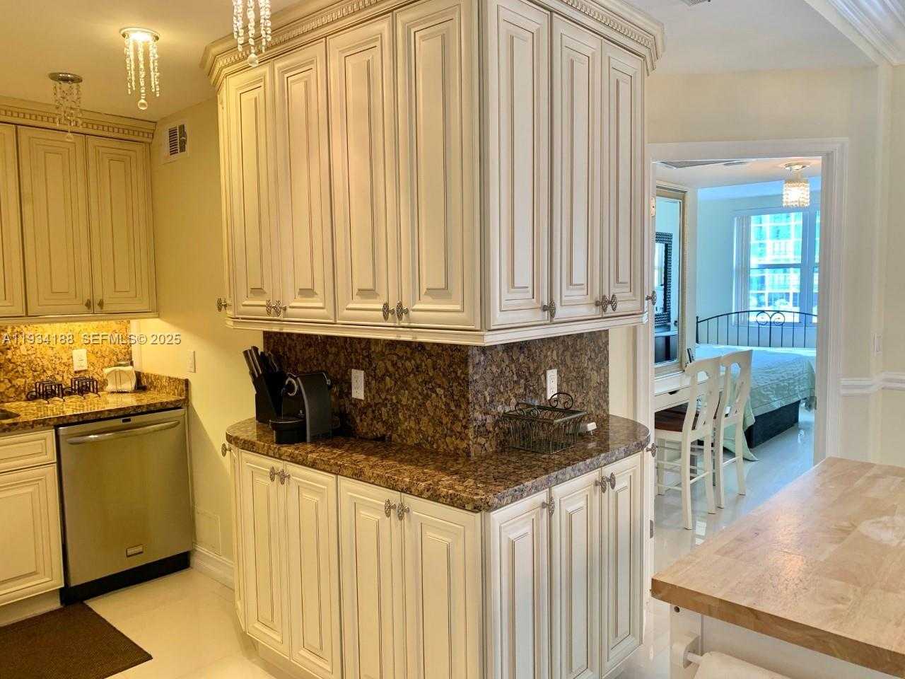 Small Image of 1985 SOUTH OCEAN DR #3C, Hallandale Beach Number 3