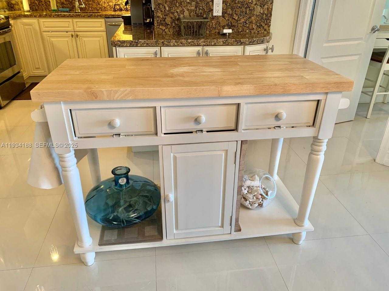 Small Image of 1985 SOUTH OCEAN DR #3C, Hallandale Beach Number 6