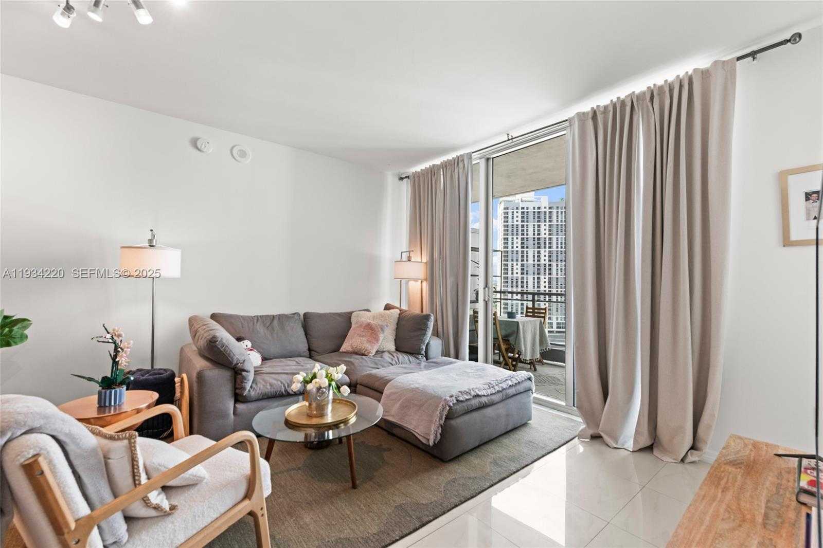 Small Image of 90 SOUTH WEST 3RD ST #2109, Miami Number 14