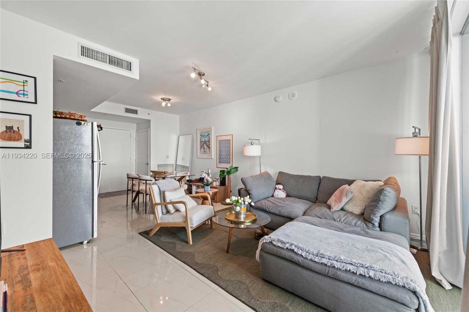 Small Image of 90 SOUTH WEST 3RD ST #2109, Miami Number 15