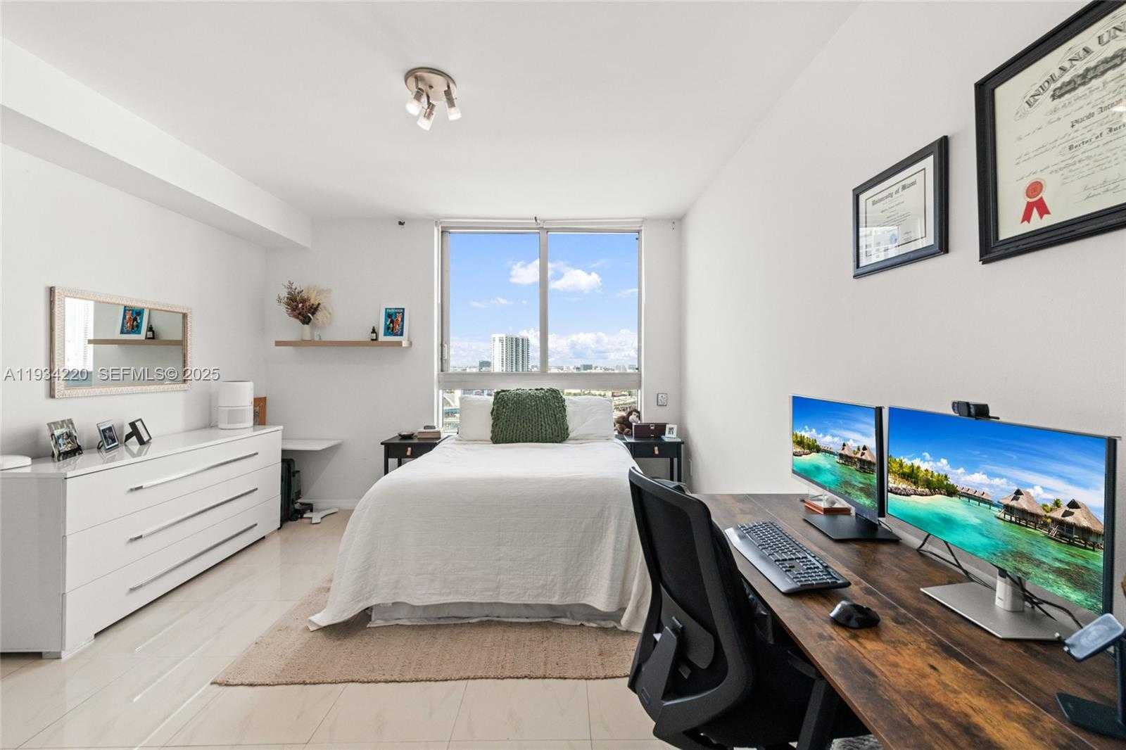 Small Image of 90 SOUTH WEST 3RD ST #2109, Miami Number 16