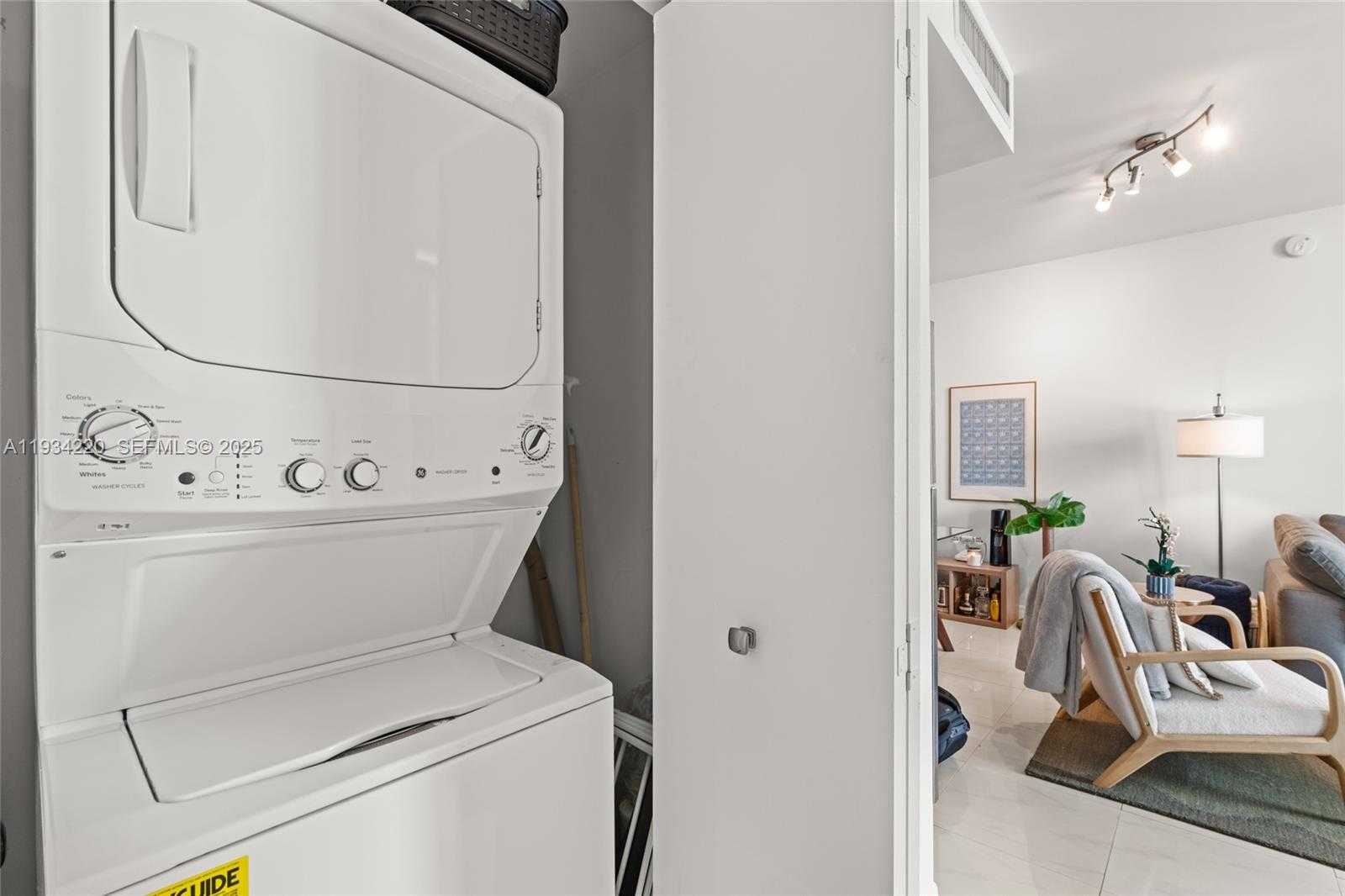 Small Image of 90 SOUTH WEST 3RD ST #2109, Miami Number 19