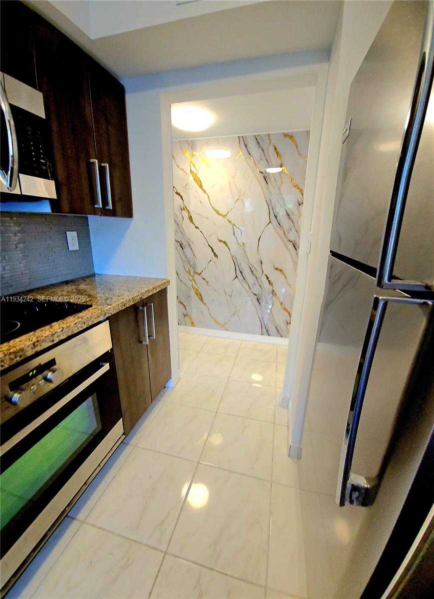 Small Image of 250 180TH DR #155, Sunny Isles Beach Number 14