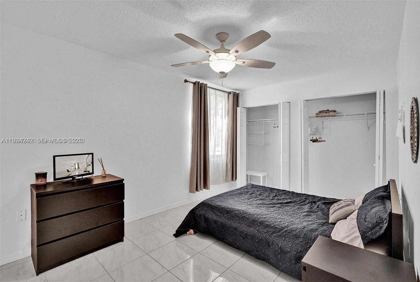 Small Image of 250 180TH DR #155, Sunny Isles Beach Number 16